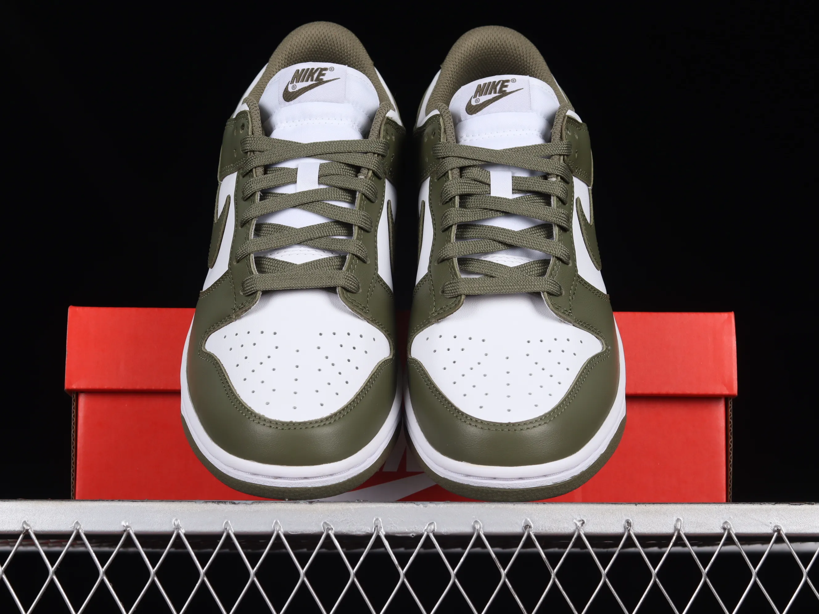 All Categories Nk SB Dunk Series Nk SB Dunk Low Low-top Sneakers Foreign Trade Version Nk Dunk Low Olive Green SB Smashed Backboard Fashion Casual Sneakers DD1503-120